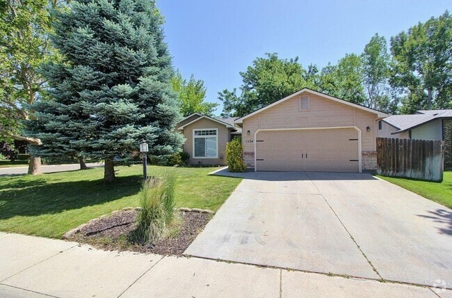 Building Photo - Immaculate Single-Level Home
