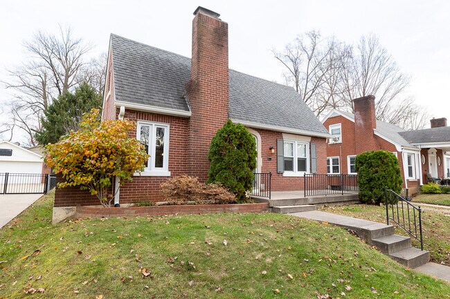 Photo - 505 Oxford Pl