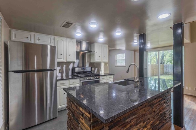 Photo - 3901 Knollwood Dr