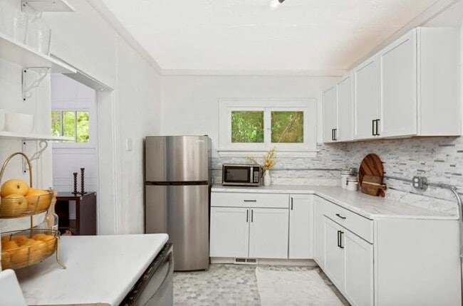 Photo - 1501 N Logan Ave