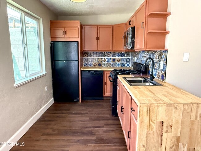 Photo - 2929 Grant Ave Unit B