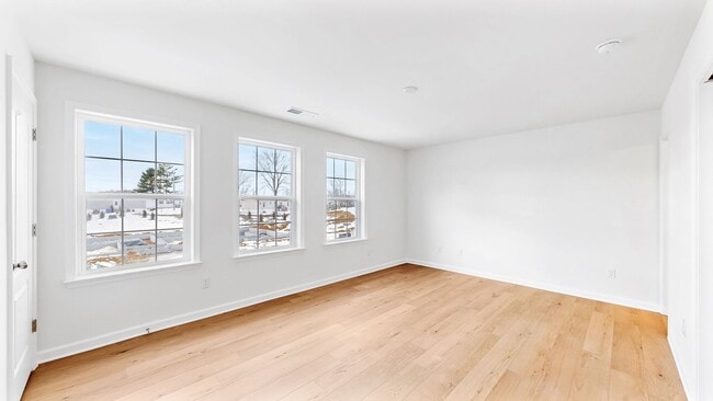 Photo - 147 Totter Way