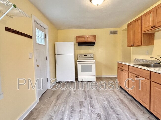 Photo - 60 Hawthorne Dr
