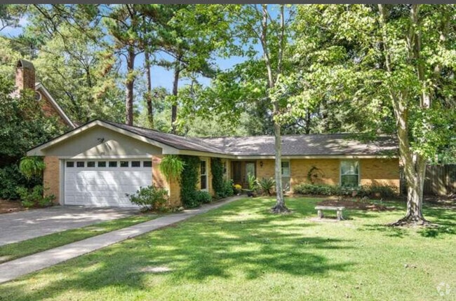 Building Photo - 102 Robinhood Dr Rental