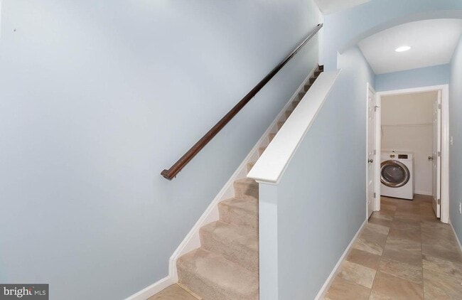 Photo - 3038 Meridian Cmns