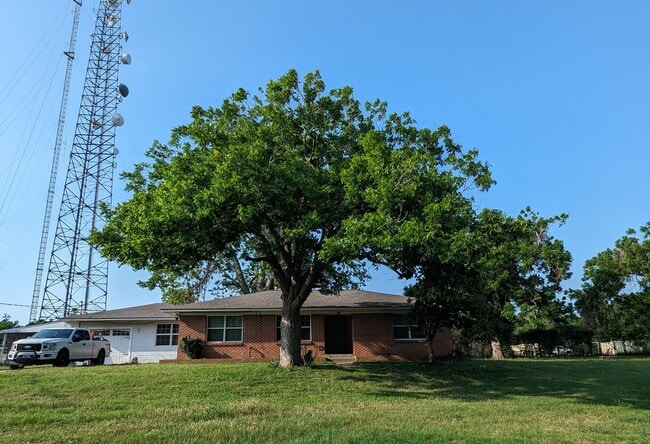 Building Photo - 502 N Caney Dr