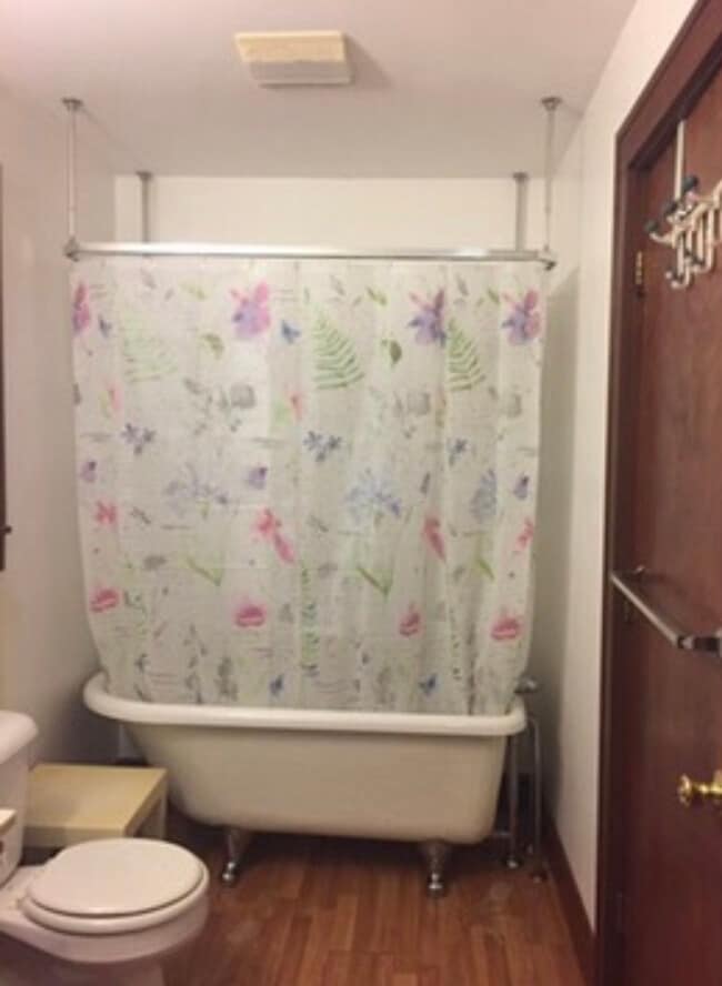 First floor bathroom - 425 E Crain Ave