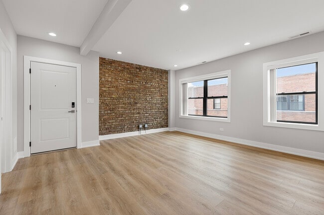 Photo - 1548 W Juneway Terrace Unit 1B