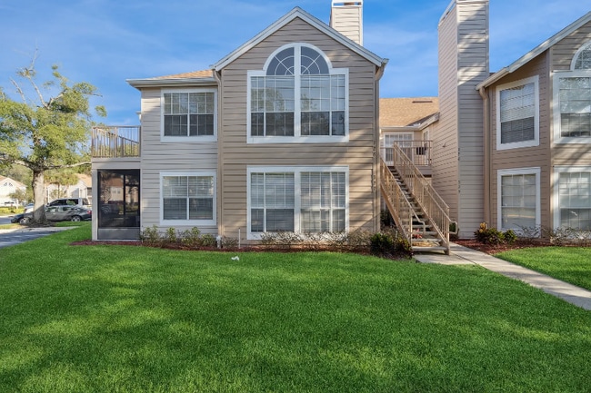 Building Photo - 682 Youngstown Pkwy Unit 328