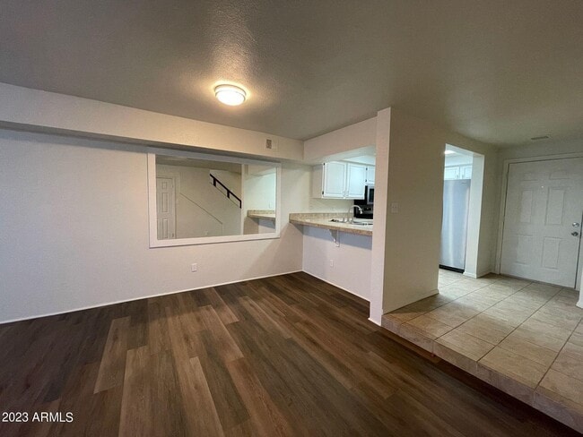 Building Photo - 2121 W Union Hills Dr Unit 108
