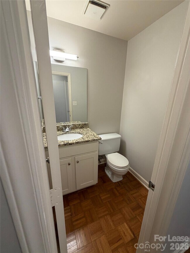 6648 Bunker Hill Cir