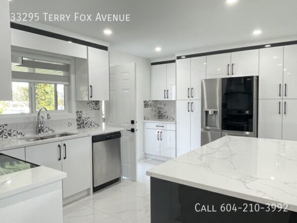 Photo - Gorgeous Renovated Home with 2 Kitchens!
