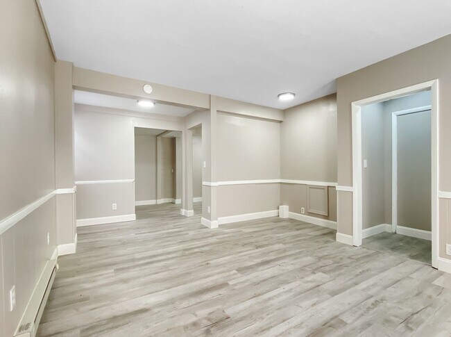 Photo - 104 S Beechtree St Unit A