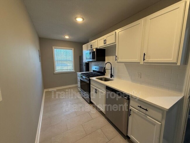 Photo - 300 E Gregory Blvd