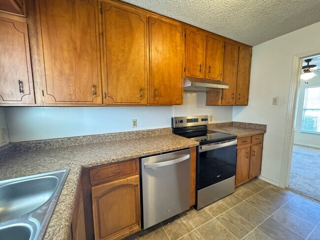 Photo - 805 W Dean Ave