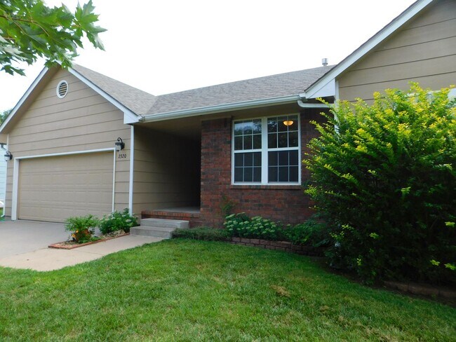 2320 Gentry Ln