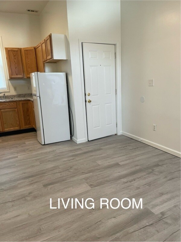 Photo - 231 E 13th St Unit 2