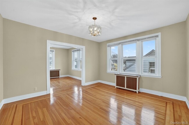 Photo - 47 Rossiter Ave