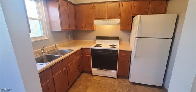 Photo - 1493 Hobart Ave Apartamento Unidad B