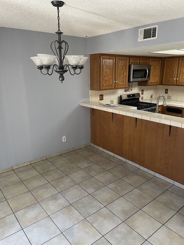 Photo - 9238 Citrus Ave (Fontana, CA)