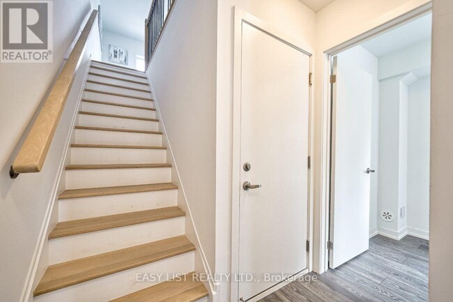 Photo - 27 Spruce Pnes Cres