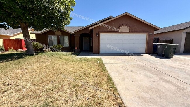 Photo - 4 Bed/ 2 Bath Available Now!