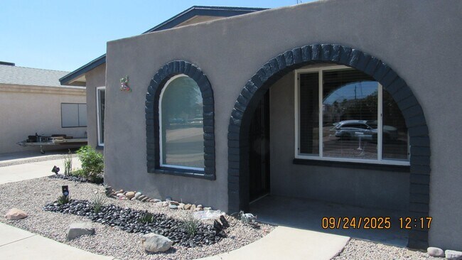 Photo - 3 bedroom 2 bathroom with Solar!!!!