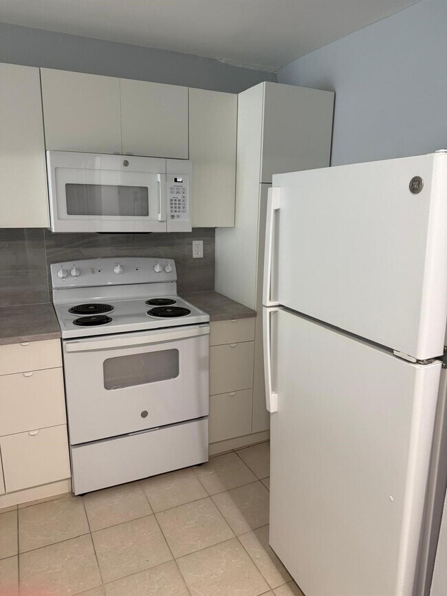 Photo - 16465 NE 22nd Ave Unit 105