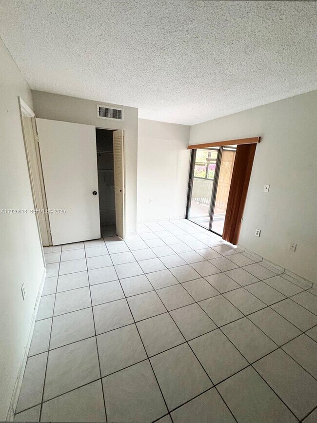 Photo - 400 W Park Dr Unit 202