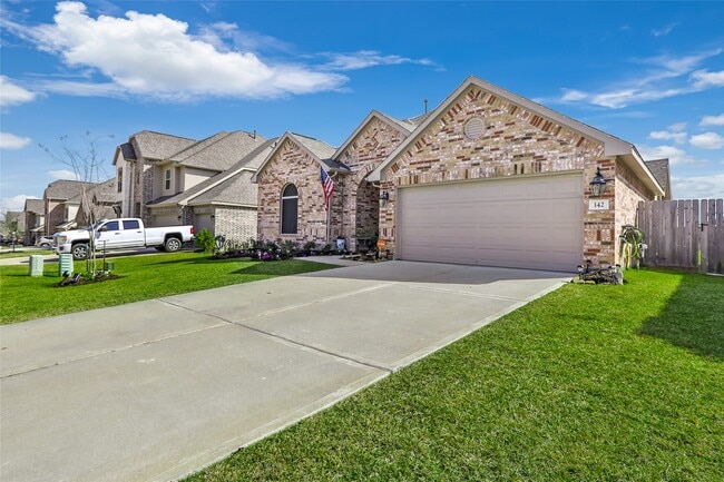 Photo - 142 Dina Ln
