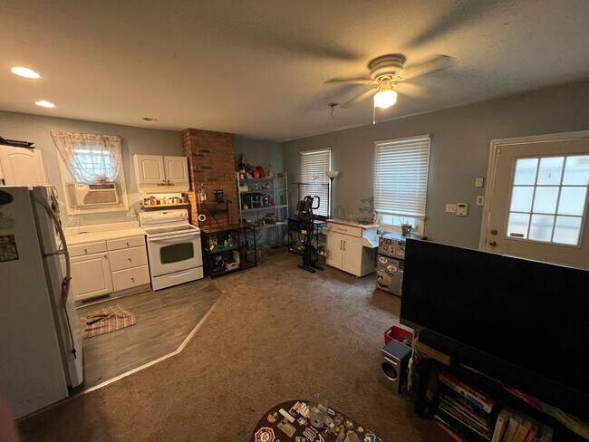 Photo - 3157 Josephine St Unidad 1