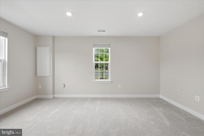 Photo - 1550 Adamson Wy