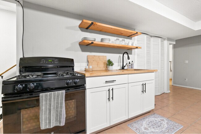 Photo - 6335 Chantilly Pl