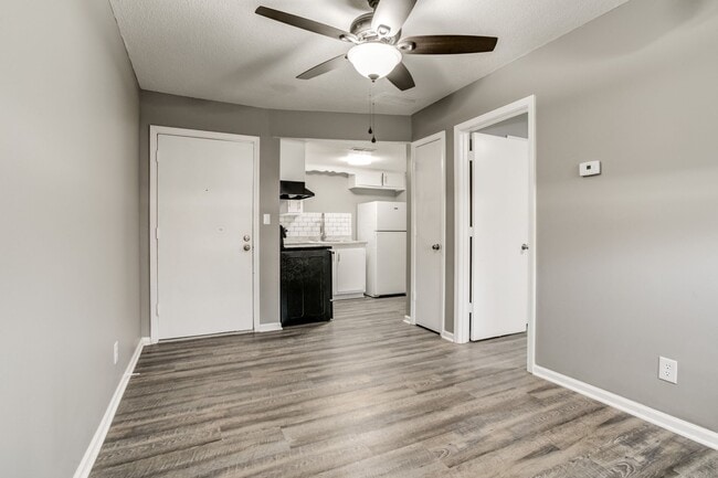 Glen Oaks Apartments