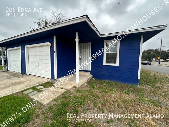 Building Photo - 206 Edna Unit 1