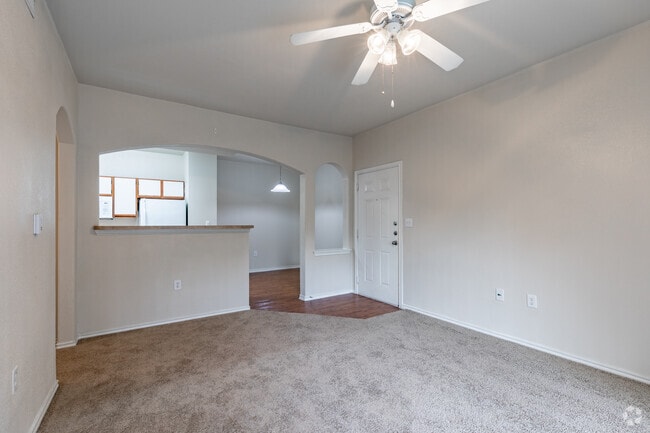 2BR, 2BA - 988 SF