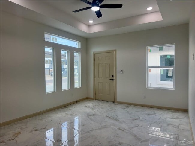 1303 Rosewood Ln Unit 3