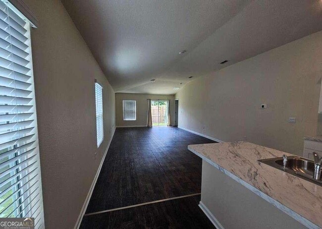 Photo - 209 Teakwood Dr