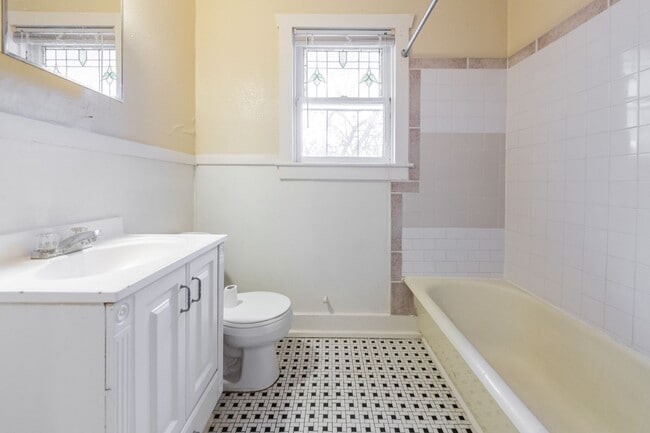 Photo - 631 E Ashby Pl Unit 03