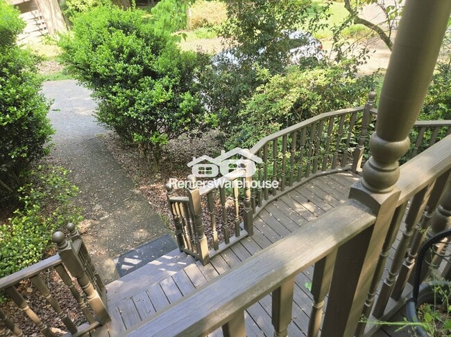 Photo - 4486 Poplar Terrace