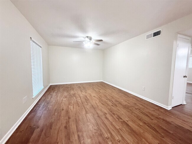 Photo - 321 E Cedar St Unidad 7