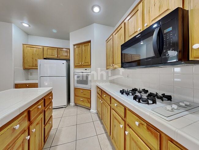 Photo - 541 Kavanagh Pl