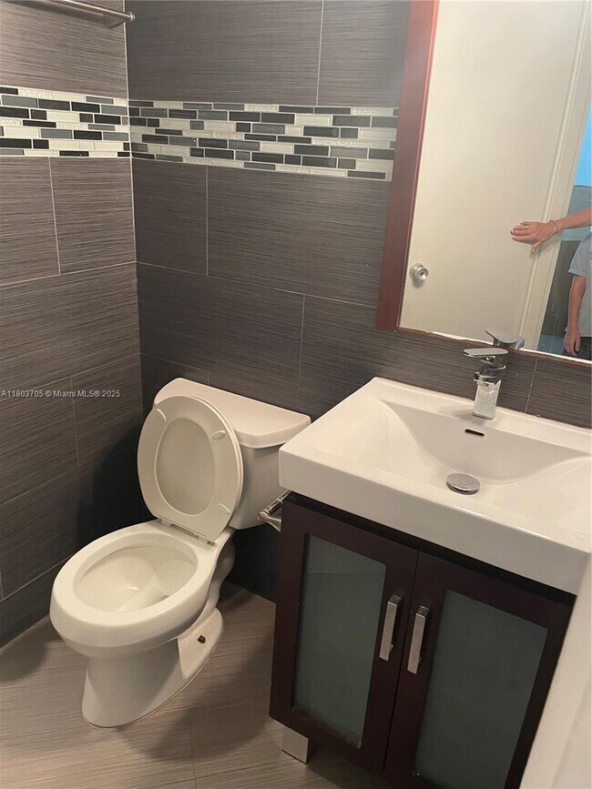 Photo - 801 Brickell Bay Dr Unidad 667 Rental