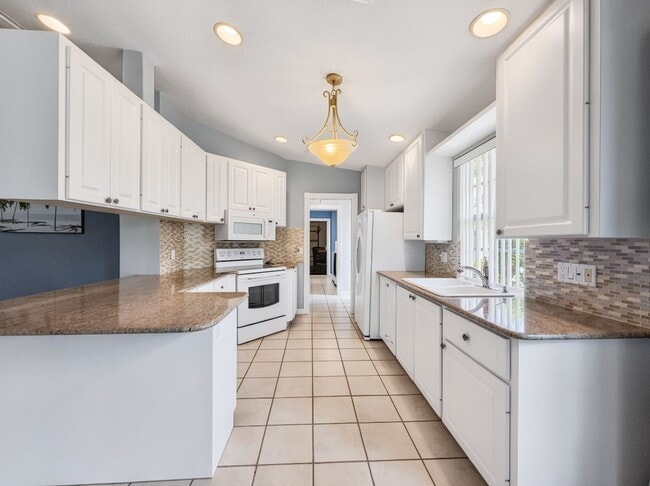 Photo - Beautifully maintained 2-bedroom, 2-bath in Island Walk