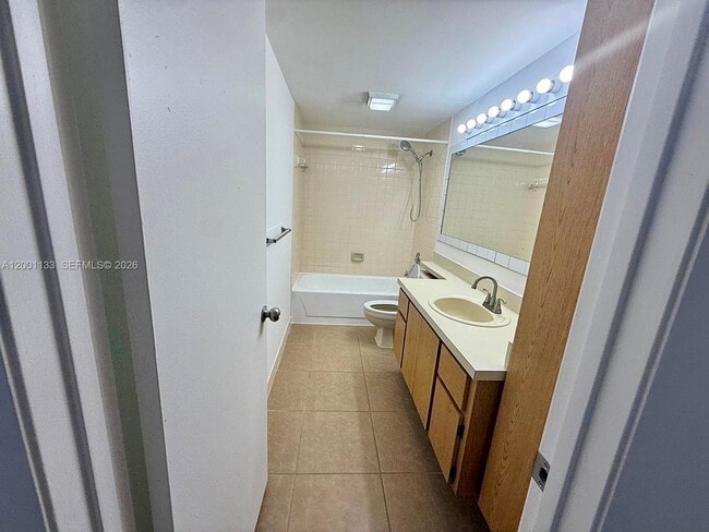 Photo - 528 Green Springs Pl