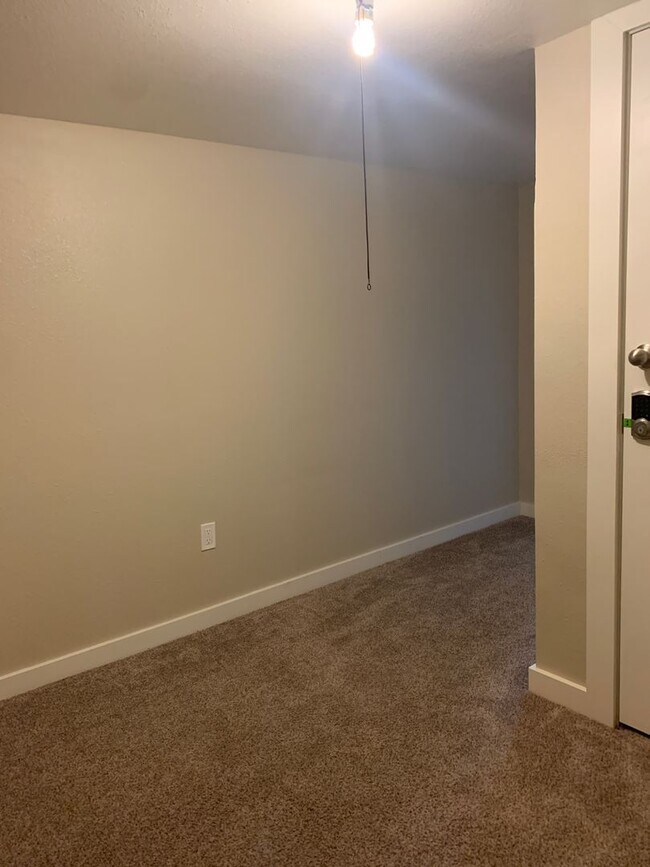 612 Terry Ave Apartment For Rent in Billings, MT