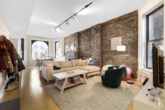 Building Photo - 4 bedroom in Chicago IL 60614 Rental