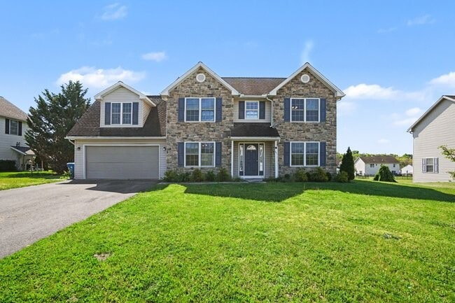 Building Photo - 65 Meade Dr