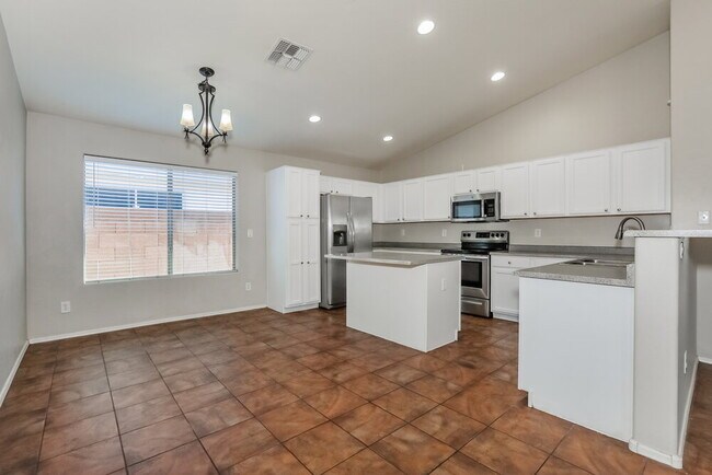 Photo - 484 W Gascon Rd