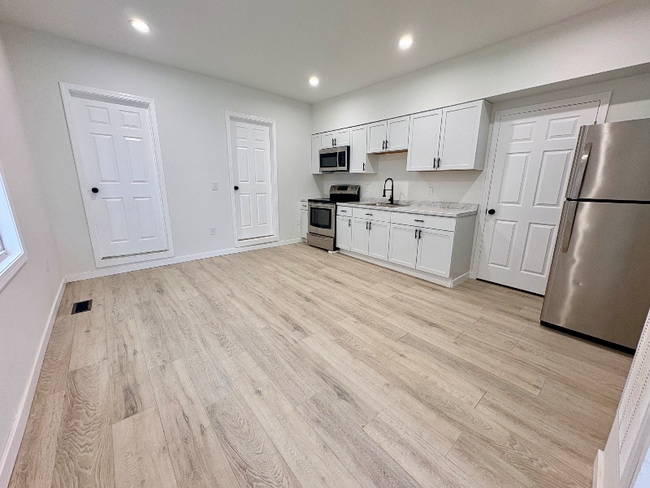 Photo - 115 Crawford Ave Unit A